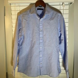 Upgrade Your Look with Tommy Hilfiger: Men’s Dress Shirt in Great Condition!